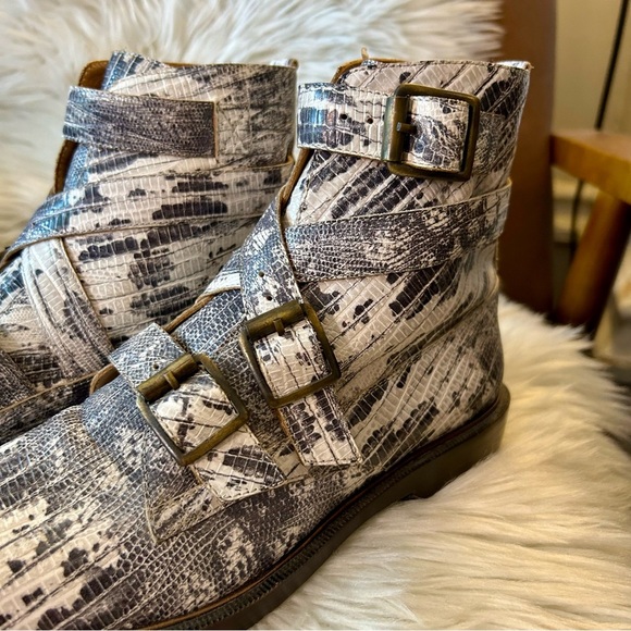 John Fluevog Modvogs Darin Boots Snake Print Leather Buckle Booties - Picture 8 of 13